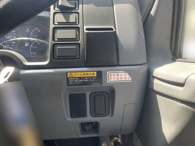 三菱ふそうキャンタークレーン4段小型（2t・3t）[写真34]