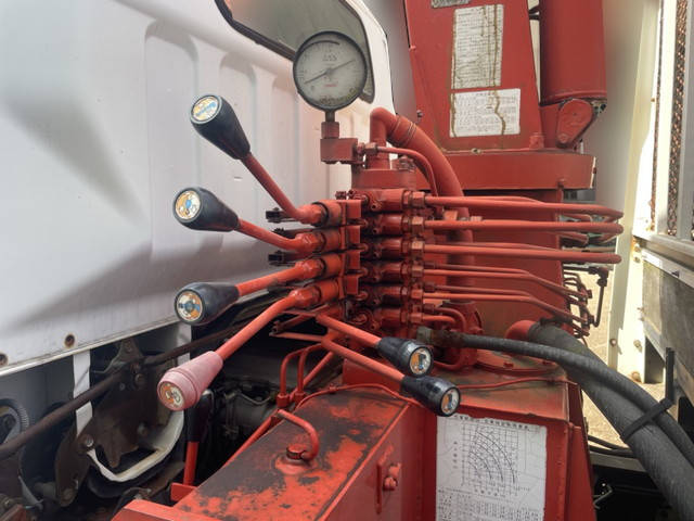 三菱ふそうキャンタークレーン4段小型（2t・3t）[写真08]