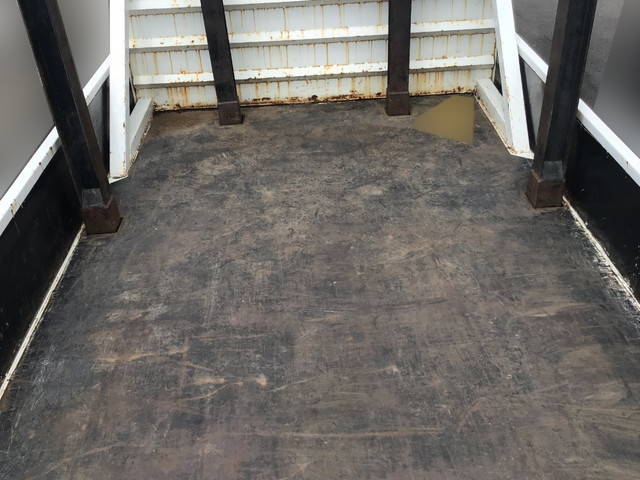 三菱ふそうキャンター平ボディ小型（2t・3t）[写真11]