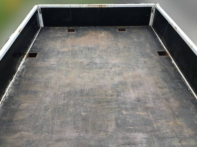 三菱ふそうキャンター平ボディ小型（2t・3t）[写真12]