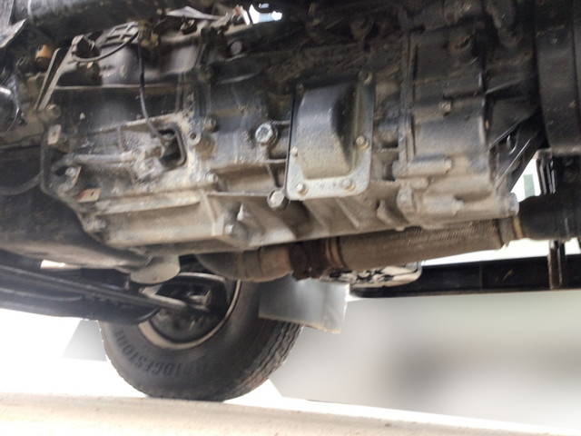 三菱ふそうキャンター平ボディ小型（2t・3t）[写真18]