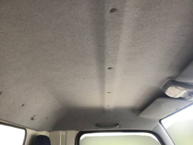 三菱ふそうキャンター平ボディ小型（2t・3t）[写真29]