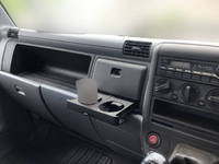 三菱ふそうキャンター平ボディ小型（2t・3t）[写真32]