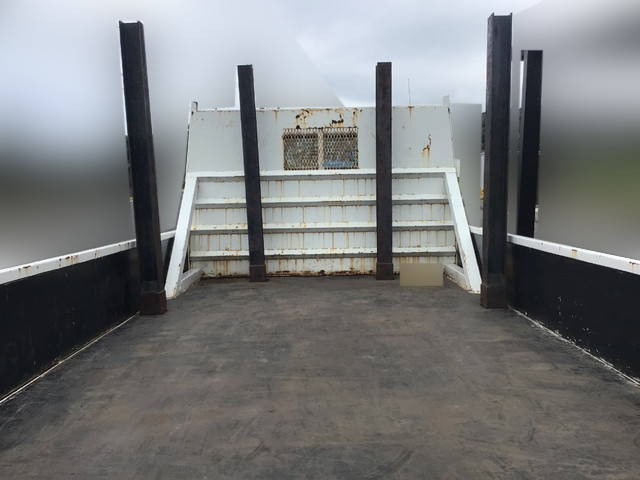 三菱ふそうキャンター平ボディ小型（2t・3t）[写真09]