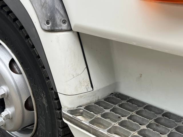 三菱ふそうファイタークレーン4段増トン（6t・8t）[写真37]