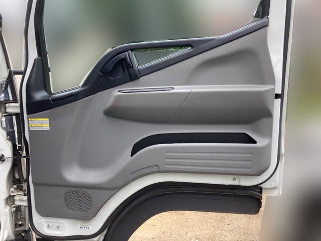 三菱ふそうキャンターダブルキャブ（Wキャブ）小型（2t・3t）[写真22]