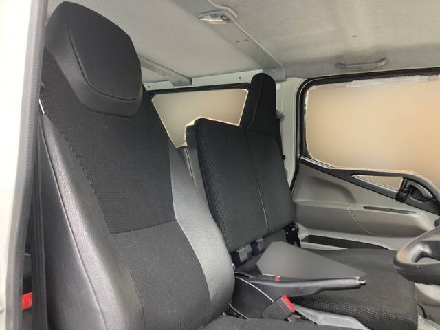 三菱ふそうキャンターダブルキャブ（Wキャブ）小型（2t・3t）[写真26]