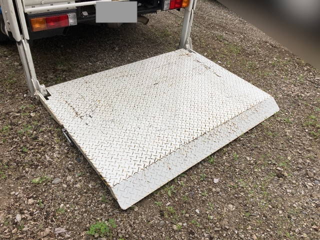 三菱ふそうキャンターダブルキャブ（Wキャブ）小型（2t・3t）[写真07]