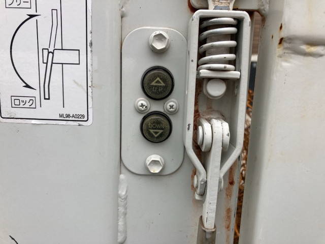 三菱ふそうキャンターダブルキャブ（Wキャブ）小型（2t・3t）[写真09]