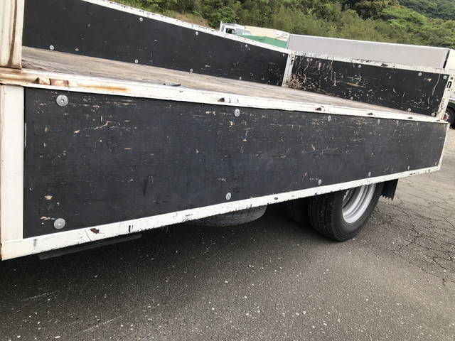 三菱ふそうキャンター平ボディ小型（2t・3t）[写真14]