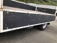 三菱ふそうキャンター平ボディ小型（2t・3t）[写真14]