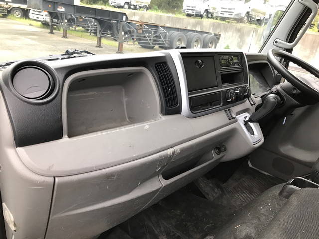 三菱ふそうキャンター平ボディ小型（2t・3t）[写真29]