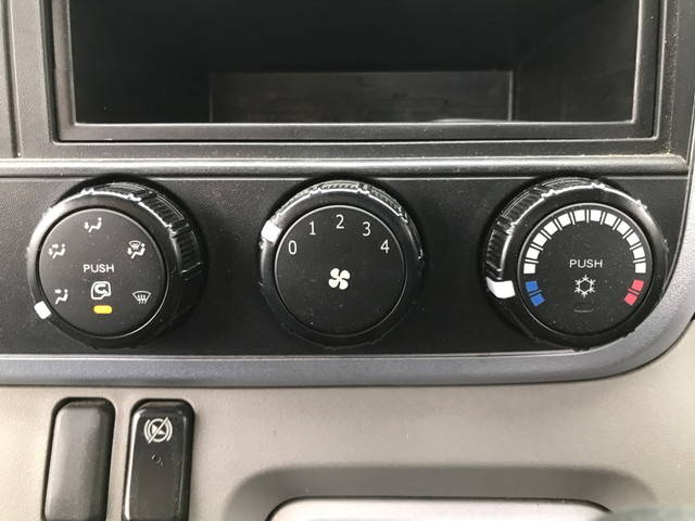 三菱ふそうキャンター平ボディ小型（2t・3t）[写真34]