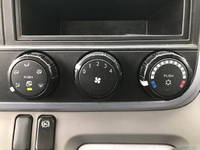 三菱ふそうキャンター平ボディ小型（2t・3t）[写真34]