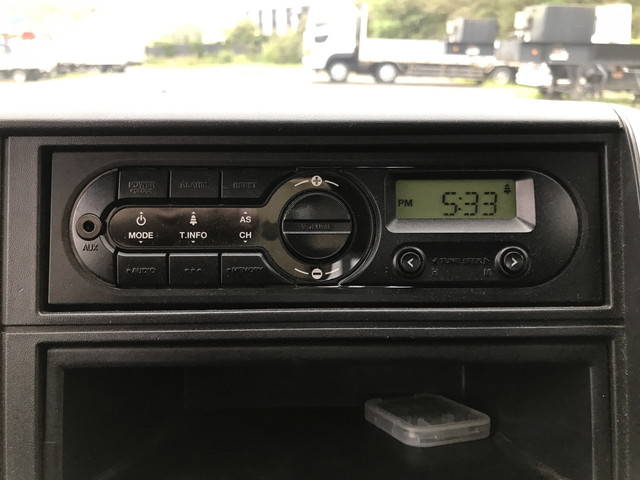 三菱ふそうキャンター平ボディ小型（2t・3t）[写真36]