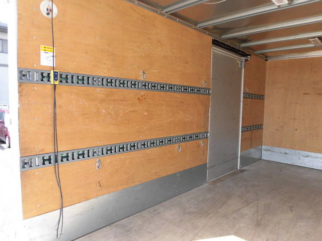 いすゞエルフアルミバン小型（2t・3t）[写真12]