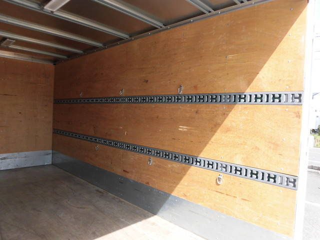 いすゞエルフアルミバン小型（2t・3t）[写真13]