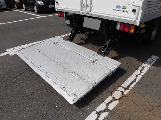 いすゞエルフアルミバン小型（2t・3t）[写真16]