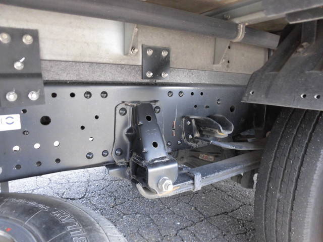 いすゞエルフアルミバン小型（2t・3t）[写真24]