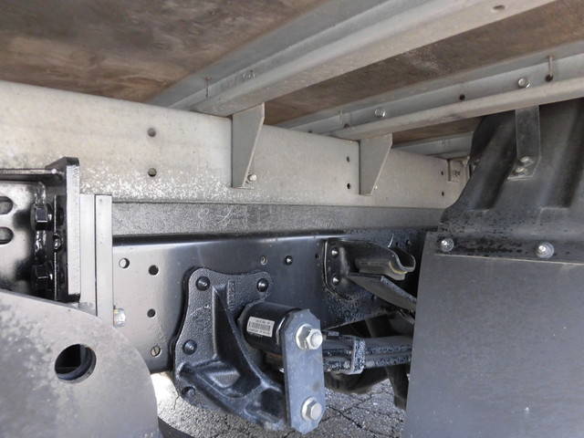 いすゞエルフアルミバン小型（2t・3t）[写真25]