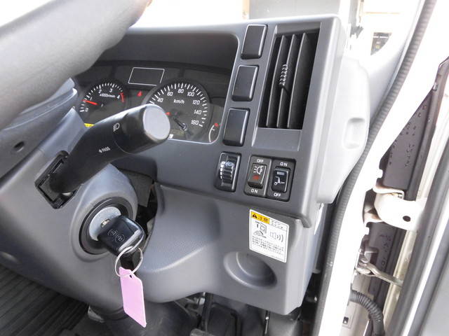 いすゞエルフアルミバン小型（2t・3t）[写真33]