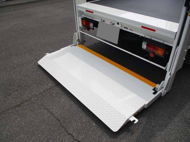 トヨタダイナ平ボディ小型（2t・3t）[写真09]