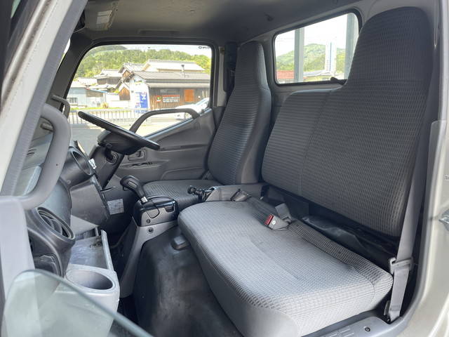 日野デュトロ平ボディ小型（2t・3t）[写真27]