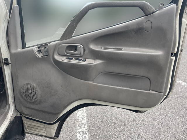 トヨタダイナ幌ウイング小型（2t・3t）[写真26]