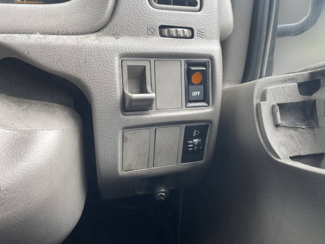 トヨタダイナ幌ウイング小型（2t・3t）[写真34]