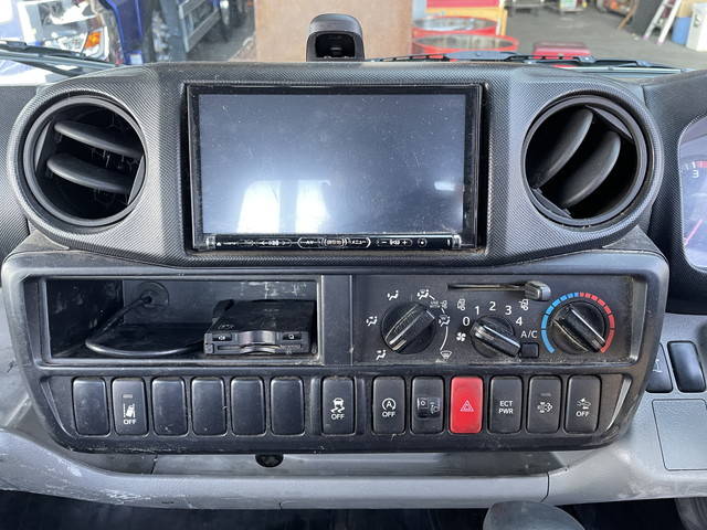 日野デュトロ平ボディ小型（2t・3t）[写真35]