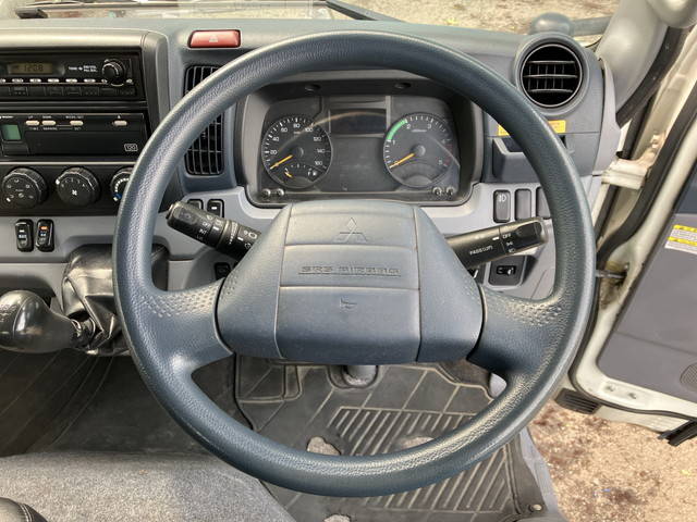 三菱ふそうキャンターアルミバン小型（2t・3t）[写真34]