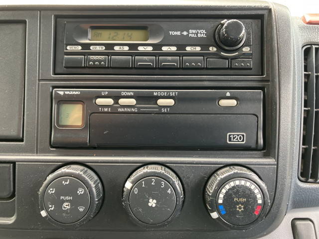 三菱ふそうキャンターアルミバン小型（2t・3t）[写真36]