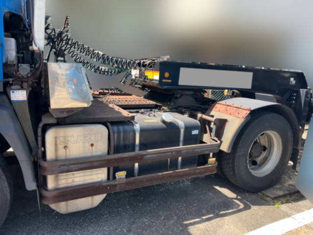 いすゞギガトレーラーヘッド（トラクターヘッド）大型（10t）[写真10]