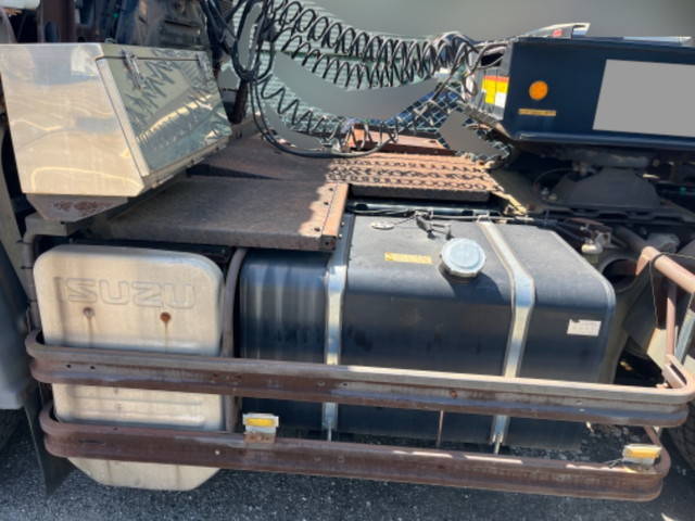 いすゞギガトレーラーヘッド（トラクターヘッド）大型（10t）[写真11]