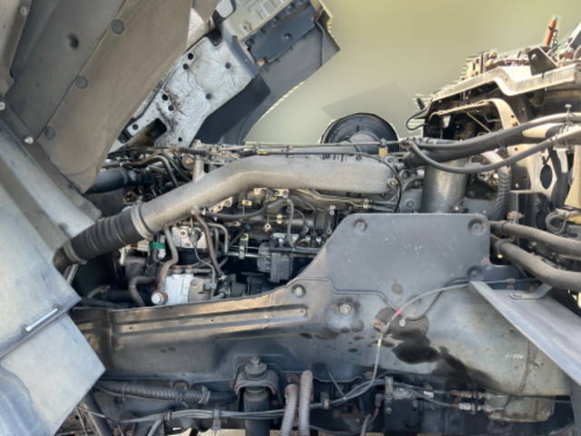 いすゞギガトレーラーヘッド（トラクターヘッド）大型（10t）[写真18]