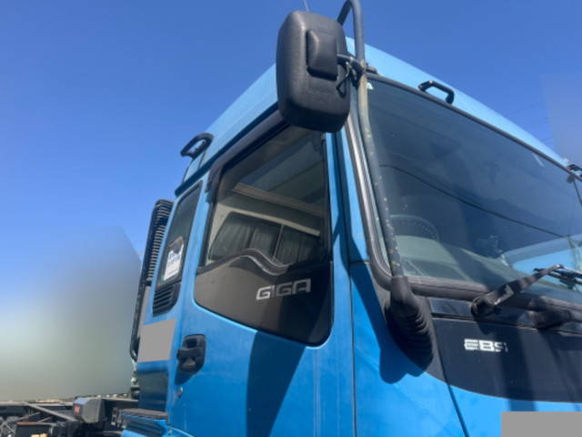 いすゞギガトレーラーヘッド（トラクターヘッド）大型（10t）[写真23]