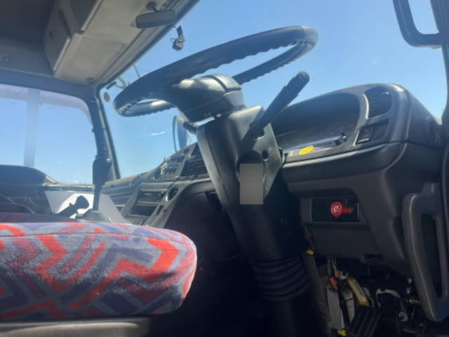 いすゞギガトレーラーヘッド（トラクターヘッド）大型（10t）[写真29]