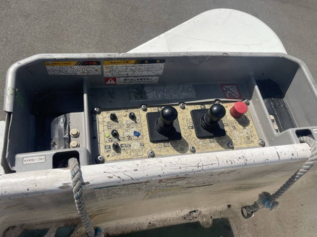 いすゞエルフ高所作業車小型（2t・3t）[写真14]