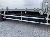 UDトラックスクオンアルミウイング大型（10t）[写真15]