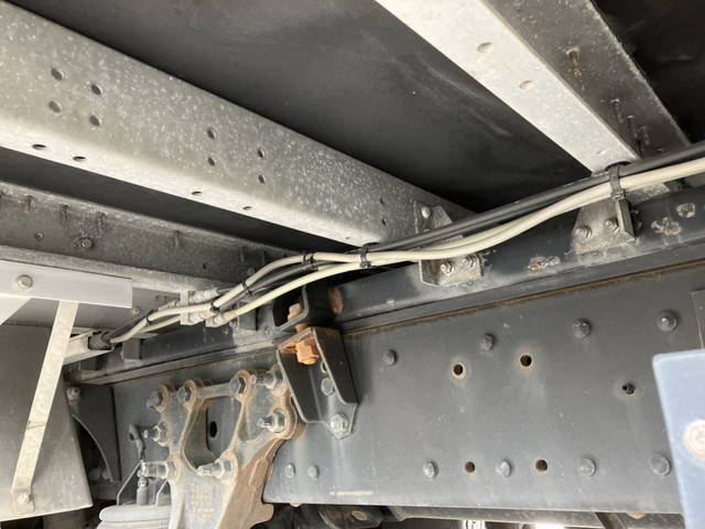 UDトラックスクオンアルミウイング大型（10t）[写真18]