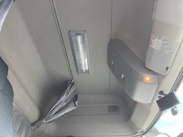 UDトラックスクオンアルミウイング大型（10t）[写真28]