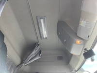 UDトラックスクオンアルミウイング大型（10t）[写真28]