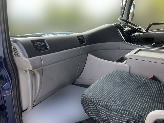 UDトラックスクオンアルミウイング大型（10t）[写真31]