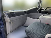 UDトラックスクオンアルミウイング大型（10t）[写真31]