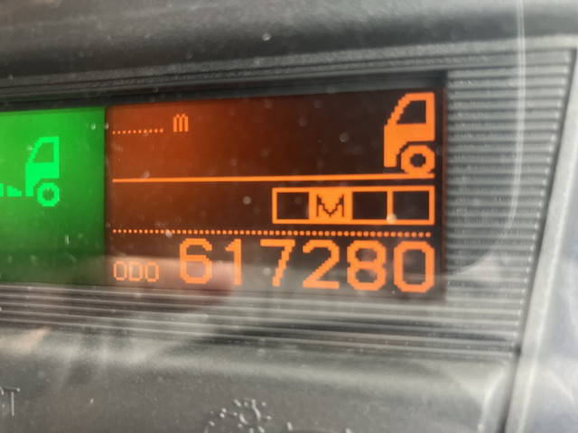 UDトラックスクオンアルミウイング大型（10t）[写真33]