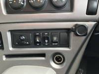 UDトラックスクオンアルミウイング大型（10t）[写真34]