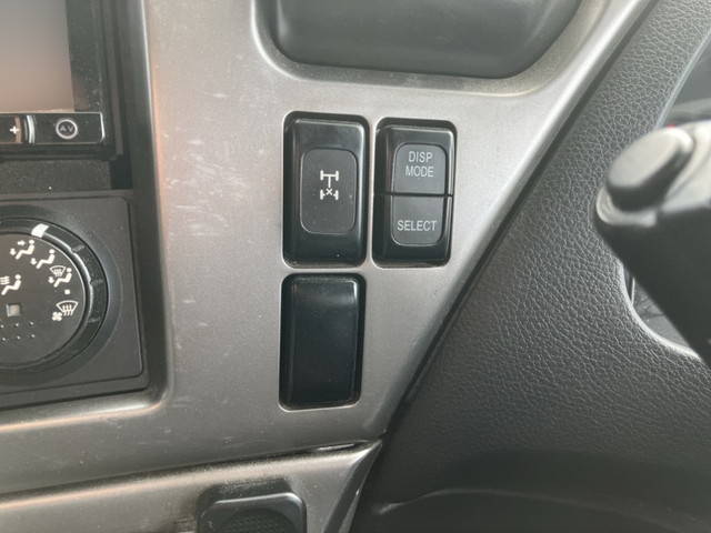 UDトラックスクオンアルミウイング大型（10t）[写真35]