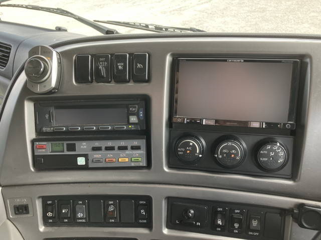 UDトラックスクオンアルミウイング大型（10t）[写真37]