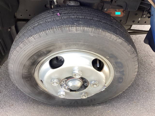 いすゞエルフ平ボディ小型（2t・3t）[写真15]