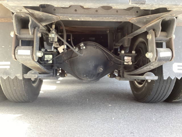 いすゞエルフ平ボディ小型（2t・3t）[写真17]